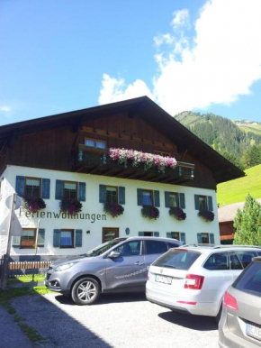 Ferienwohnungen Wolf, Holzgau, Österreich